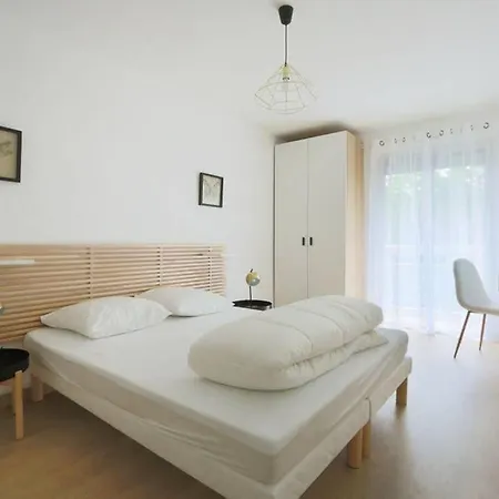 Dolmen 52 Violette Apartment