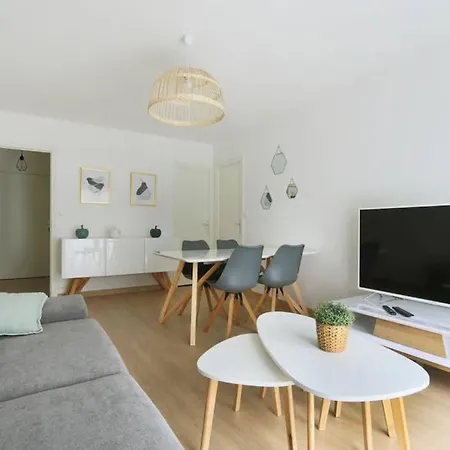Dolmen 52 Violette Apartment Tours
